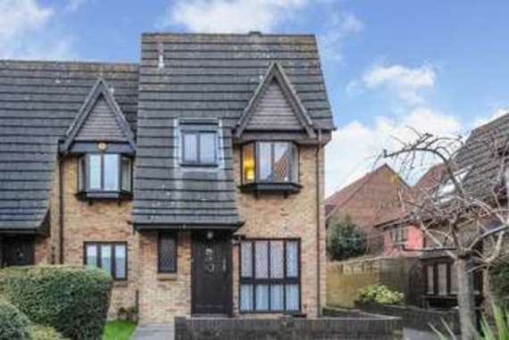 3 bedroom End of Ter...